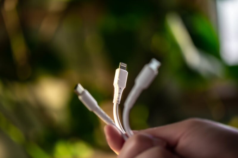 CableFlow Mini – Desk Cable Organizer